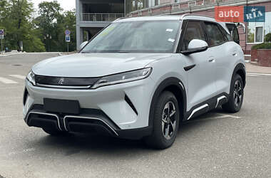Позашляховик / Кросовер BYD Yuan Up 2024 в 