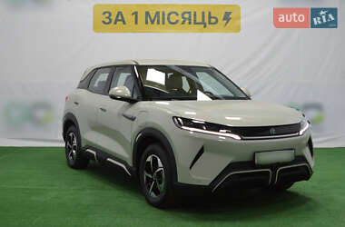 Позашляховик / Кросовер BYD Yuan Up 2024 в 