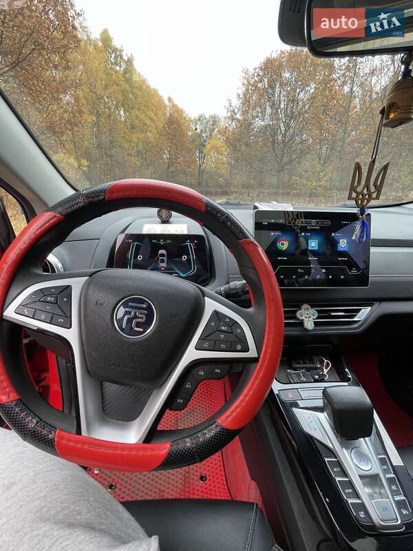 Внедорожник / Кроссовер BYD Yuan 2019 в Гадяче