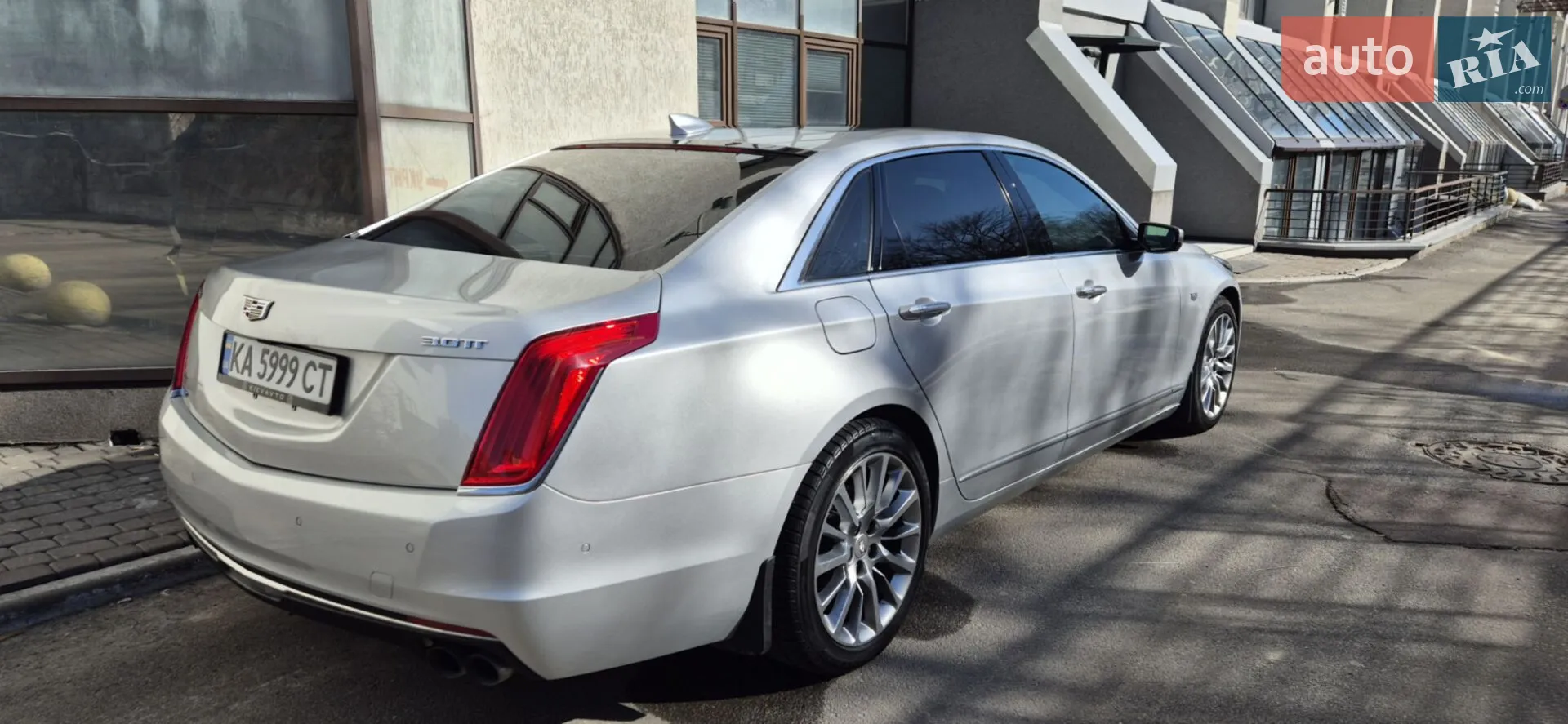 Cadillac CT6 2016 VIN 1G6KE5R61GU142328 фото оголошення 11 з 47