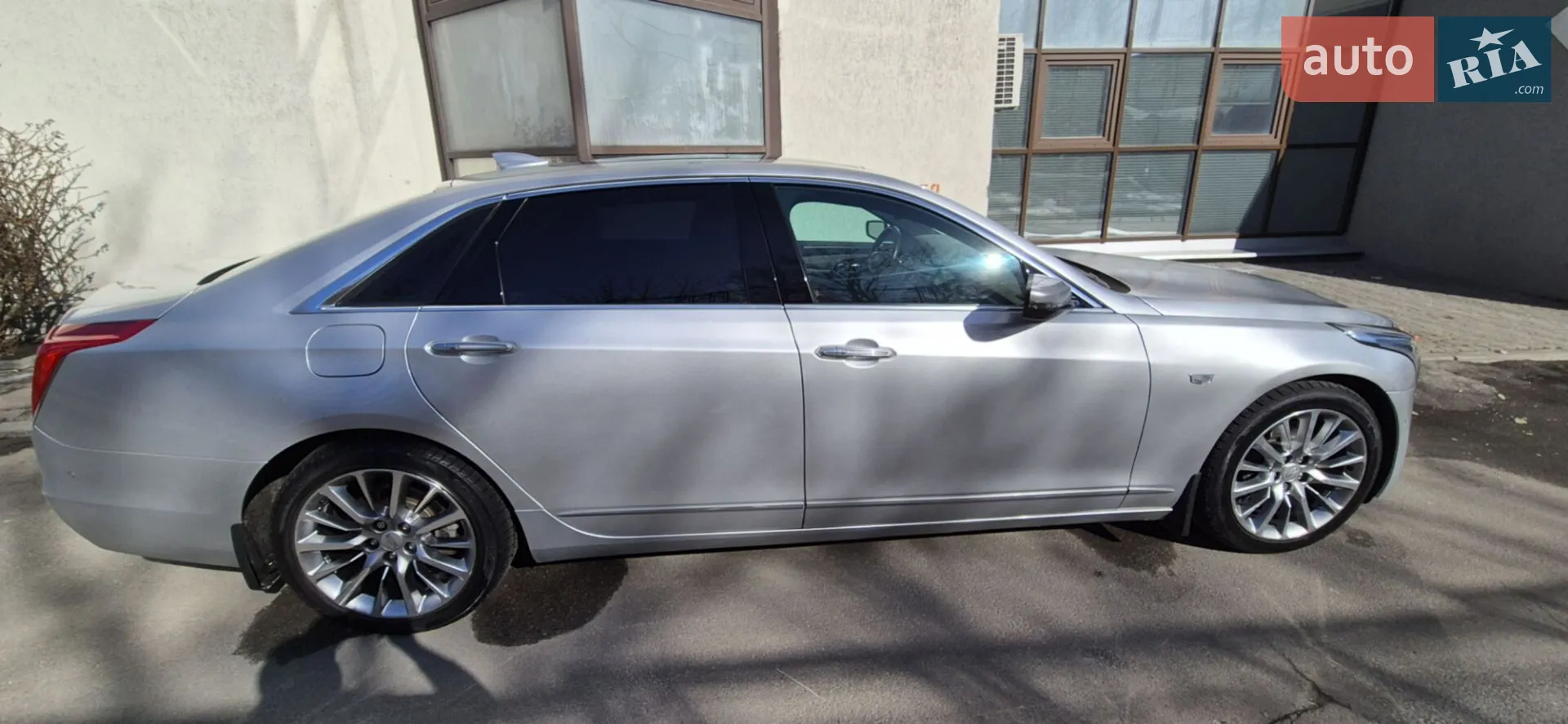 Cadillac CT6 2016 VIN 1G6KE5R61GU142328 фото оголошення 7 з 47