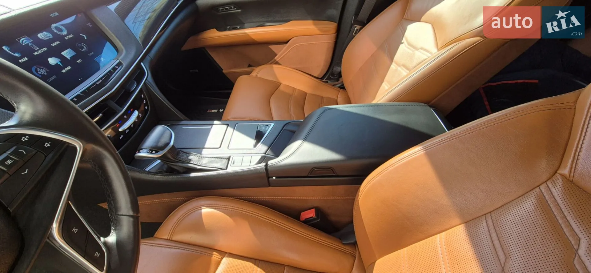 Cadillac CT6 2016 VIN 1G6KE5R61GU142328 фото оголошення 30 з 47