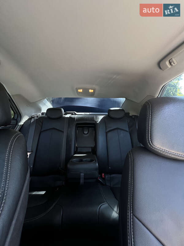 Седан Cadillac CTS 2012 в Львове