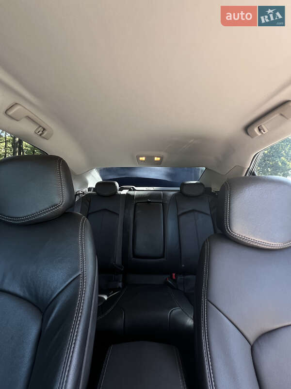 Седан Cadillac CTS 2012 в Львове