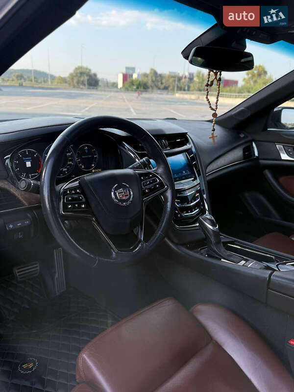 Седан Cadillac CTS 2013 в Киеве