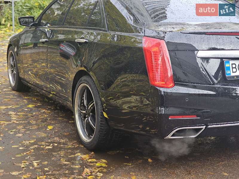 Седан Cadillac CTS 2015 в Львове