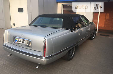 Седан Cadillac DE Ville 1994 в Киеве