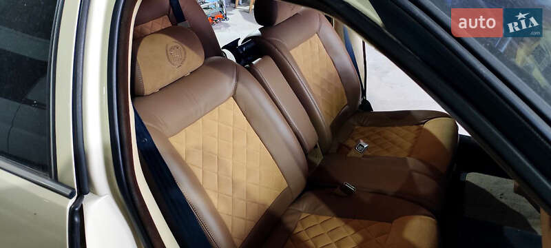Седан Cadillac DE Ville 1996 в 