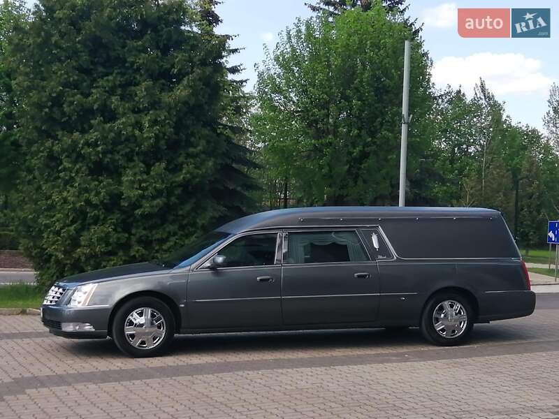 Седан Cadillac DTS 2007 в Львове