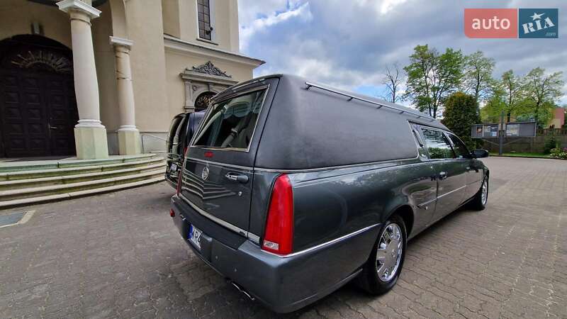 Седан Cadillac DTS 2007 в Львове