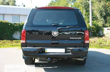 Внедорожник / Кроссовер Cadillac Escalade 2005 в 
