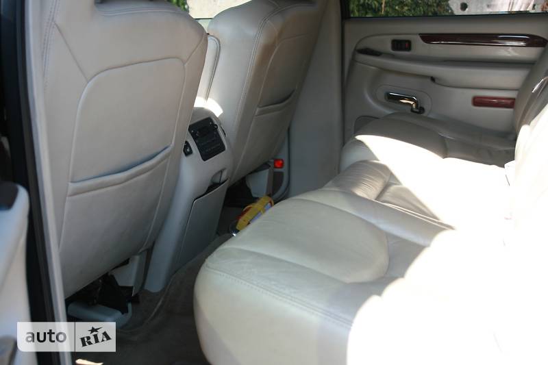 Внедорожник / Кроссовер Cadillac Escalade 2005 в Киеве