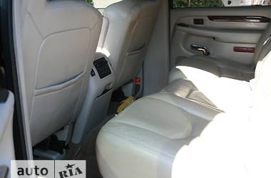 Внедорожник / Кроссовер Cadillac Escalade 2005 в 