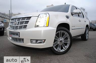 Внедорожник / Кроссовер Cadillac Escalade 2013 в 