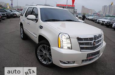Внедорожник / Кроссовер Cadillac Escalade 2013 в 
