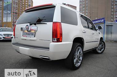 Внедорожник / Кроссовер Cadillac Escalade 2013 в 