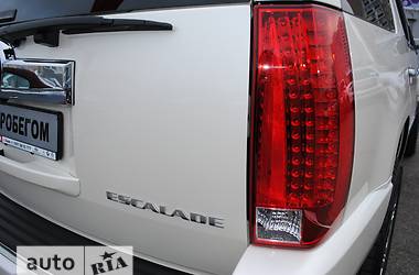 Внедорожник / Кроссовер Cadillac Escalade 2013 в 