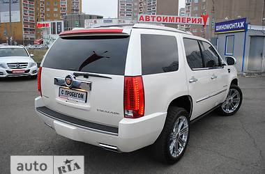 Внедорожник / Кроссовер Cadillac Escalade 2013 в 