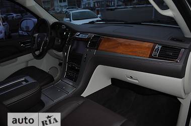 Внедорожник / Кроссовер Cadillac Escalade 2013 в 