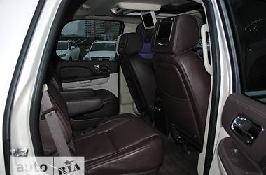 Внедорожник / Кроссовер Cadillac Escalade 2013 в 