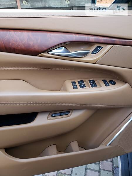 Внедорожник / Кроссовер Cadillac Escalade 2015 в Киеве