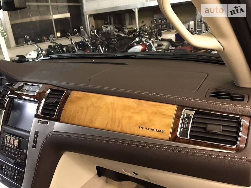 Внедорожник / Кроссовер Cadillac Escalade 2010 в Киеве