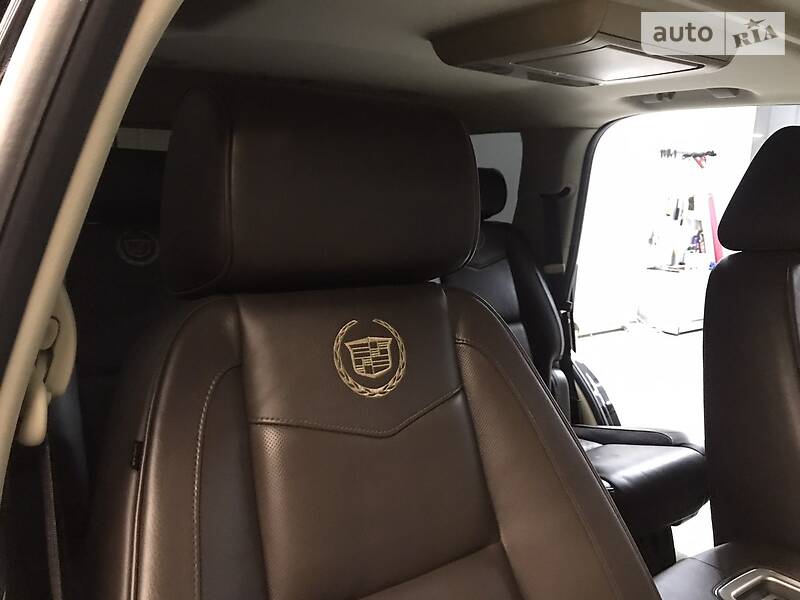 Внедорожник / Кроссовер Cadillac Escalade 2010 в Киеве
