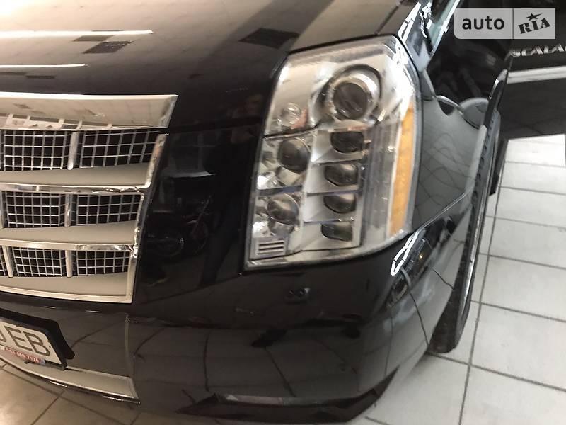 Внедорожник / Кроссовер Cadillac Escalade 2010 в Киеве