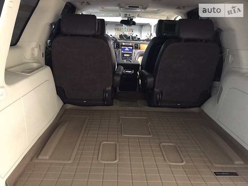 Внедорожник / Кроссовер Cadillac Escalade 2010 в Киеве