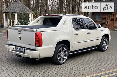 Пикап Cadillac Escalade 2012 в 