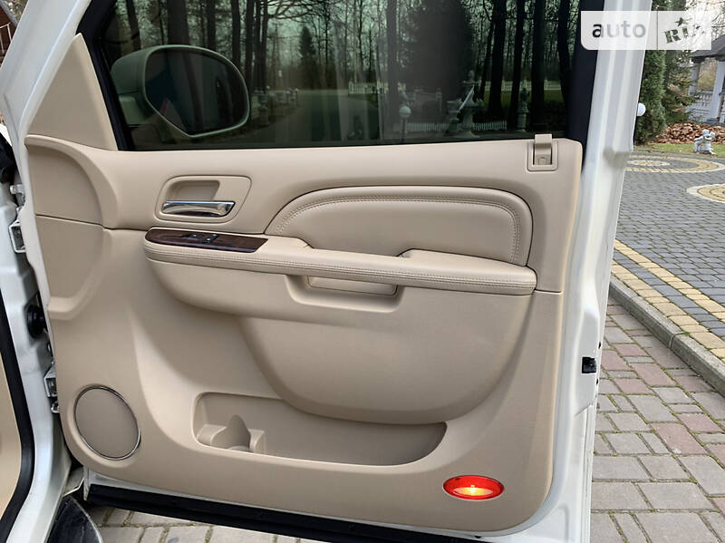 Пикап Cadillac Escalade 2012 в Ивано-Франковске