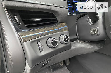 Внедорожник / Кроссовер Cadillac Escalade 2016 в 
