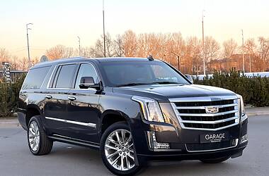 Внедорожник / Кроссовер Cadillac Escalade 2018 в Киеве