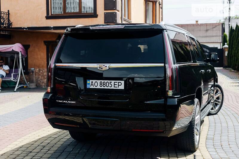 Позашляховик / Кросовер Cadillac Escalade 2015 в Тячеві