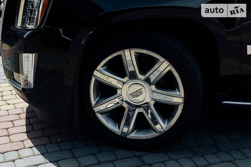Позашляховик / Кросовер Cadillac Escalade 2015 в Тячеві