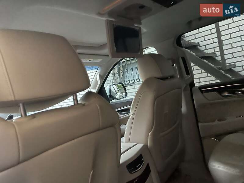 Внедорожник / Кроссовер Cadillac Escalade 2015 в Киеве фото 13 Внедорожник / Кроссовер Cadillac Escalade 2015 в Киеве