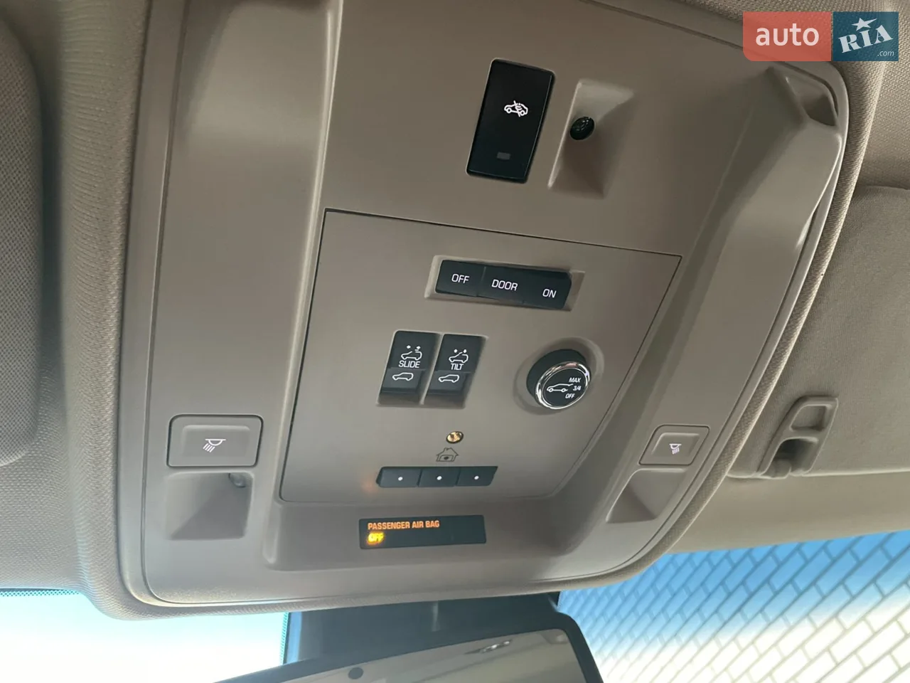 2016 Cadillac Escalade - мініатюра 21