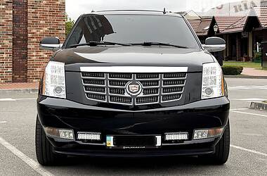 Позашляховик / Кросовер Cadillac Escalade 2007 в Києві