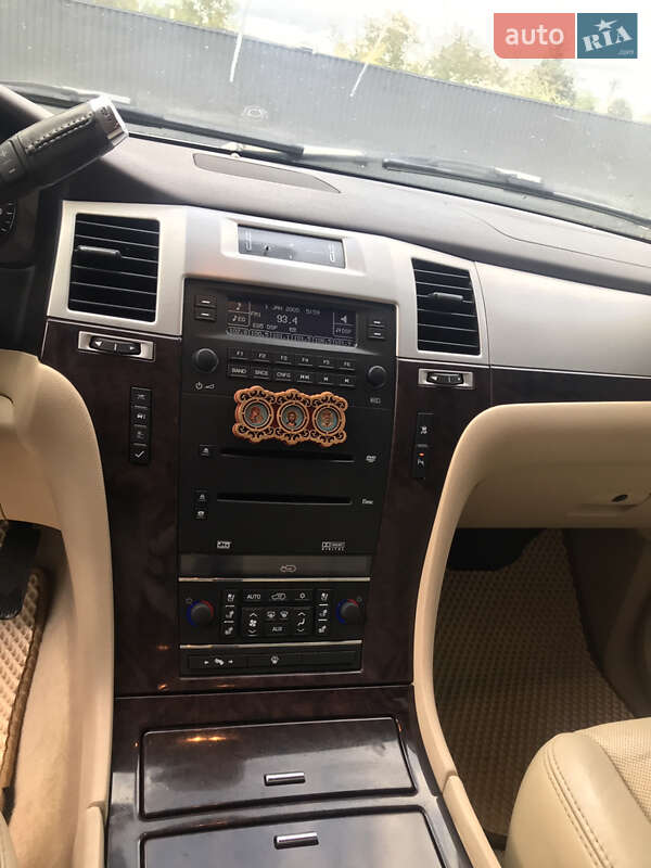 Внедорожник / Кроссовер Cadillac Escalade 2007 в Косове фото 13 Внедорожник / Кроссовер Cadillac Escalade 2007 в Косове