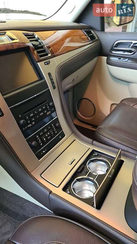 Внедорожник / Кроссовер Cadillac Escalade 2013 в Киеве