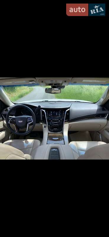Внедорожник / Кроссовер Cadillac Escalade 2017 в Киеве