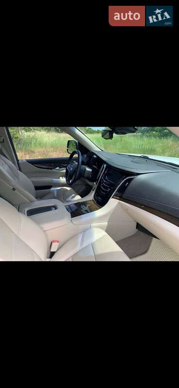 Внедорожник / Кроссовер Cadillac Escalade 2017 в Киеве