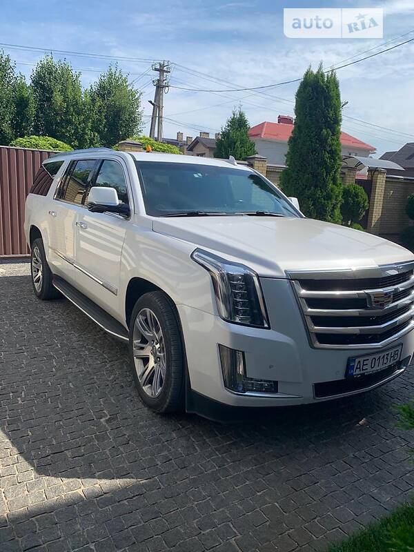 Позашляховик / Кросовер Cadillac Escalade 2016 в Дніпрі