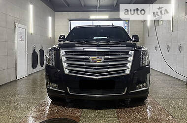 Внедорожник / Кроссовер Cadillac Escalade 2016 в Виннице