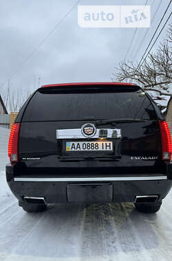 Позашляховик / Кросовер Cadillac Escalade 2013 в Києві