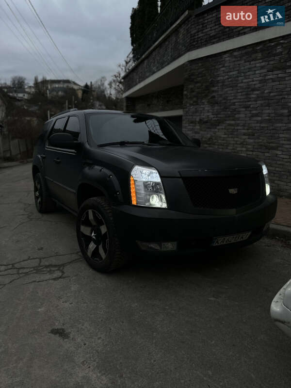 Внедорожник / Кроссовер Cadillac Escalade 2008 в Киеве
