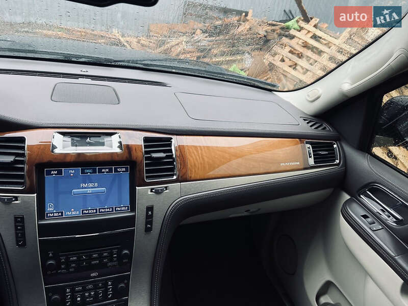 Позашляховик / Кросовер Cadillac Escalade 2010 в Києві