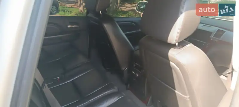 Cadillac Escalade 2008 VIN 1GYFK63878R241127 фото оголошення 8 з 47