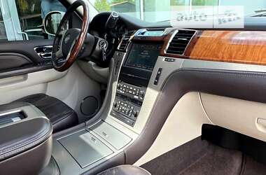 Позашляховик / Кросовер Cadillac Escalade 2010 в Києві