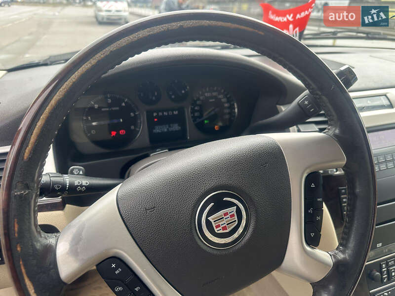 Внедорожник / Кроссовер Cadillac Escalade 2006 в Киеве